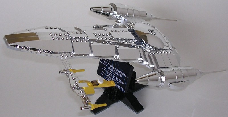 Fully Chromed UCS Royal Naboo Starship, by Anio.jpg