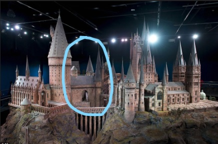 hogwarts_side_circled.jpg