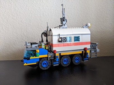 52720596955_2832fe0472_w.jpg